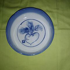 f.かぶの絵がかわいい鉢