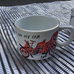 昭和　レトロ　エモ雑貨　古い車の絵　マグカップの画像