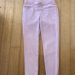 試着のみ　ピンクのパンツ