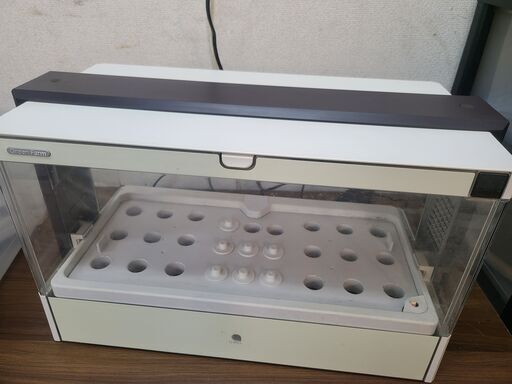【リサイクルショップどりーむ天保山店】　ユーイング　水耕栽培器　Green Farm　2015年製　室内用　UH-A01E1　※落ちない汚れ・異音あり