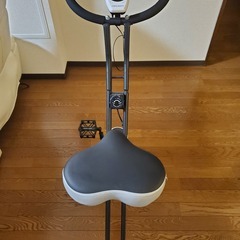 フィットネスバイク　エクササイズバイク　ほぼ新品