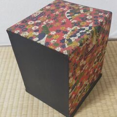 紙のタンス　小物入れ　和風柄の画像