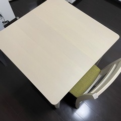 ニトリ　デスク＋チェア1脚　お譲り先確定