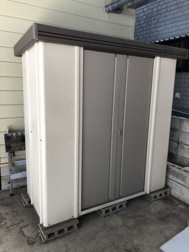 美品　サンキン物置　幅180