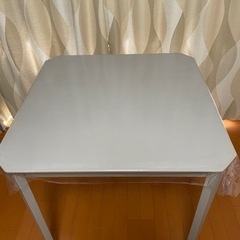 お値下げ!3/26~3/28受取限定【ニトリ】ダイニングテーブル&回転チェア2脚の画像