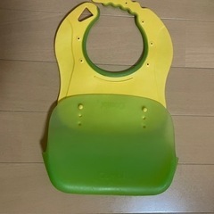コンビ　ベビー　エプロン　コンパクトエプロン　お出かけ　　シリコンの画像