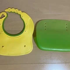 コンビ　ベビー　エプロン　コンパクトエプロン　お出かけ　　シリコンの画像