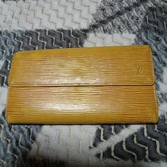 ルイ・ヴィトンエピ長財布