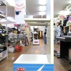 店舗什器 白いブラックサンダー 北海道物産展 キャスター付き ラック 棚 北海道Version 2段 札幌市 厚別区の画像