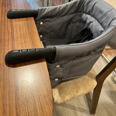 子供用テーブルチェアの画像