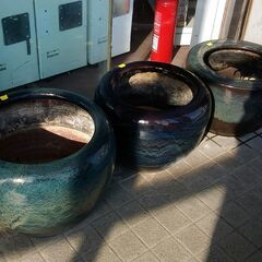 メダカの屋外飼育や睡蓮鉢に！ビオトープ！火鉢を販売しています！香春町のセカンドガングー！ - リサイクルショップ