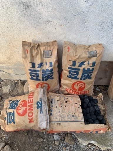 ★コメリ 豆炭12Kg × 4袋、48Kg 別荘倉庫保管品
