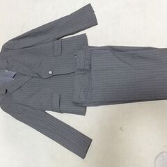 女性用スーツ