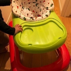 はらぺこあおむし　歩行器の画像