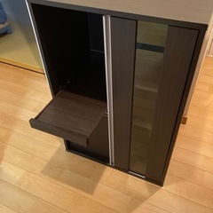 食器棚  コンセント付きの画像