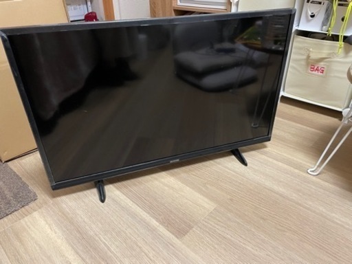 テレビ　iris ohyama 32型　32インチ HD