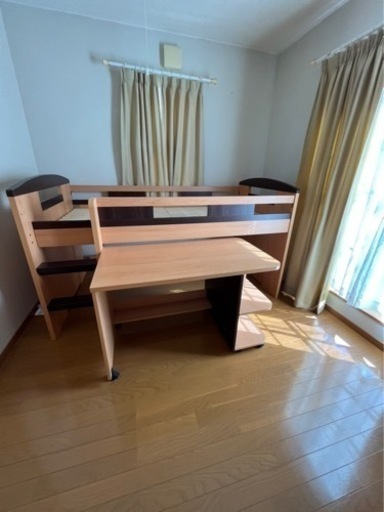 子供用ロフトベットと机