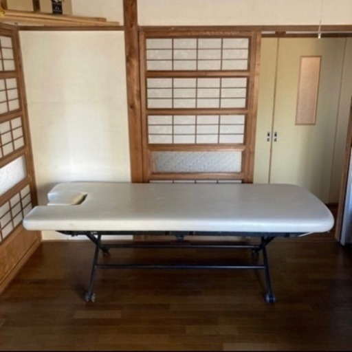 施術ベッド　業務用
