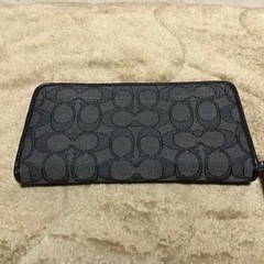 COACH 長財布　ファスナーの画像