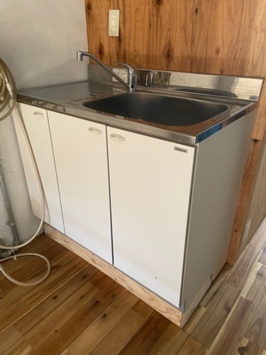 解体中につきクリナップシンク水栓付き差し上げます。