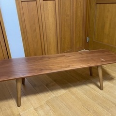 テーブル