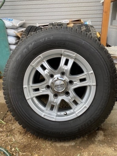 ハイエース15インチスタッドレスアルミホイール付４本