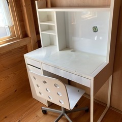 IKEA勉強机の画像