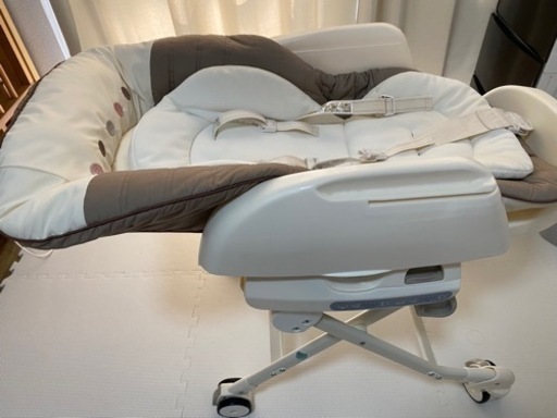 美品コンビ  conbi ネムリラauto swing 電動　ハイローチェア