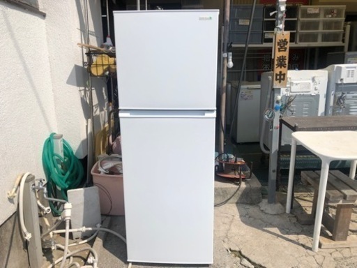 【リサイクルサービス八光　田上店　安心の3か月保証　配達・設置OK】HerbRelax　YRZ-F23E1　ヤマダ電機オリジナル　2ドア冷蔵庫　(225L・右開き)