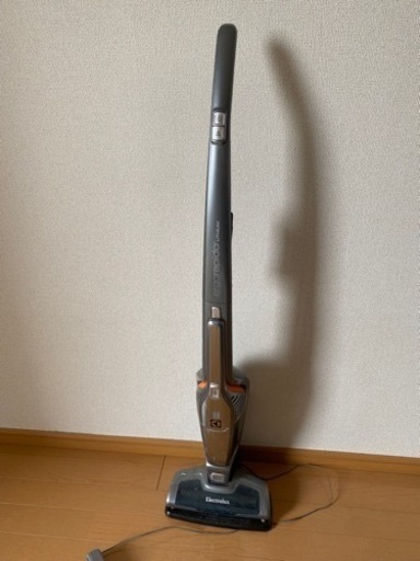 エレクトロラックス　コードレス掃除機