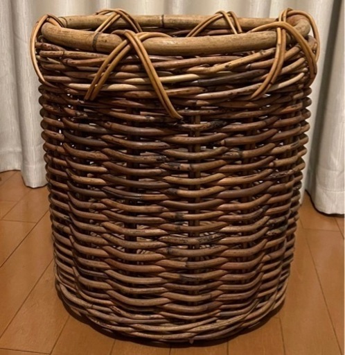〆【オールドラタン】大きな円柱型バスケット（A）インテリア 物入れ 鉢カバーなどに