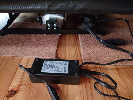 【再お値下げ】ニトリ　1人用電動本革リクライニングソファ【美品】