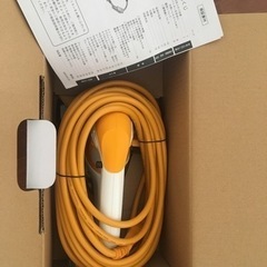 芝刈り機　(手押し型とバリカン型の2つ)と熊手の画像