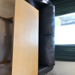 ソファーとテーブル