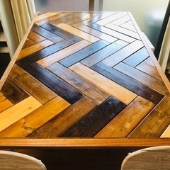 ヘリンボーン折り畳みダイニングテーブル+チェア2脚の画像
