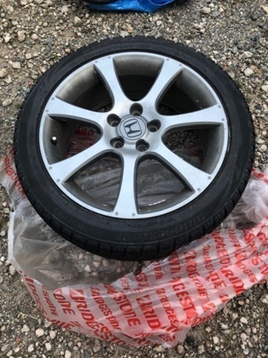 ホンダオデッセイスタットレスタイヤとホイール