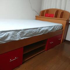 シングルベッド棚付   赤色 500円でお譲りします。