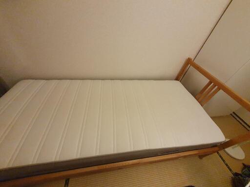 IKEAシングルベッド