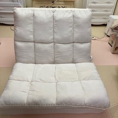 ベッドにもなるフロアソファーの画像