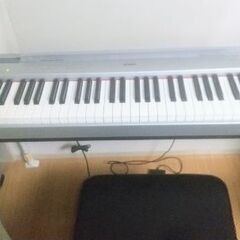 YAMAHA　電子ピアノ P-85　シルバー