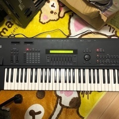 Yamaha SY85シンセサイザー