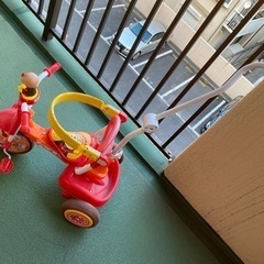 折り畳みアンパンマン三輪車の画像