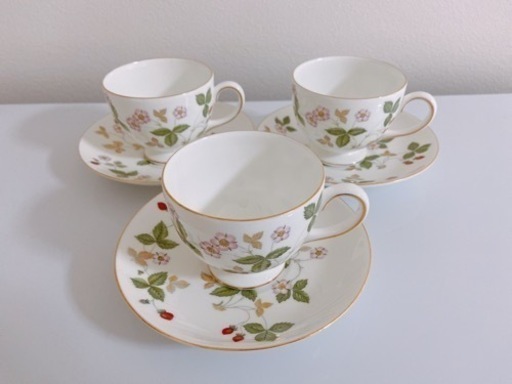 ウェッジウッド　ワイルドストロベリー　ティーカップ&ソーサー