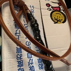 ムチ。革製調教用ムチ。
