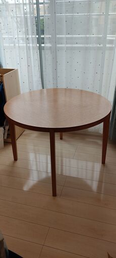丸テーブル（天板直径105cm）