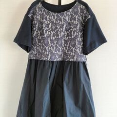 華やか膝丈ワンピース　各1000円の画像