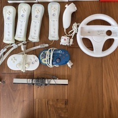 Wii本体、ソフト、リモコン各種、Wii fit Plus セットの画像