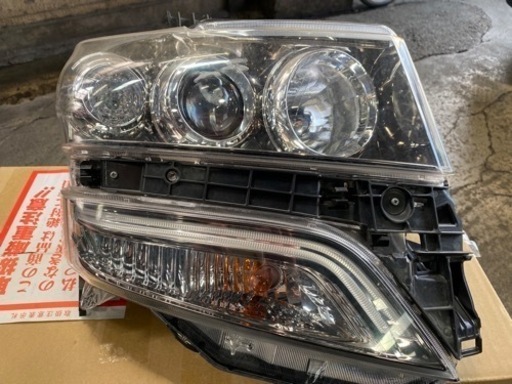 NBOX jf1  ヘッドライト（中古）右