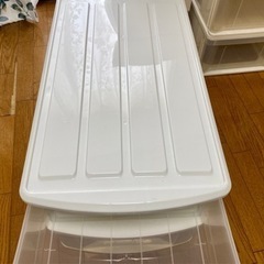 収納ケース　アイリス4段　ほぼ新品の画像