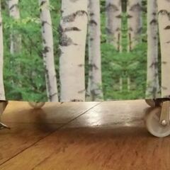  店舗什器 三段 棚 丸形 回転 北海道 物産展 ディスプレイ キャスター付き 観光 思い出 ラック 札幌 厚別店の画像